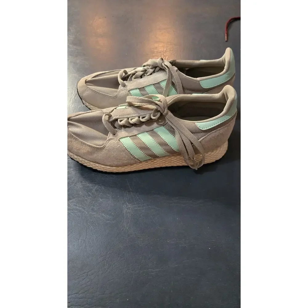 Shoes Universal women Adidas Forest Grove W 8.5